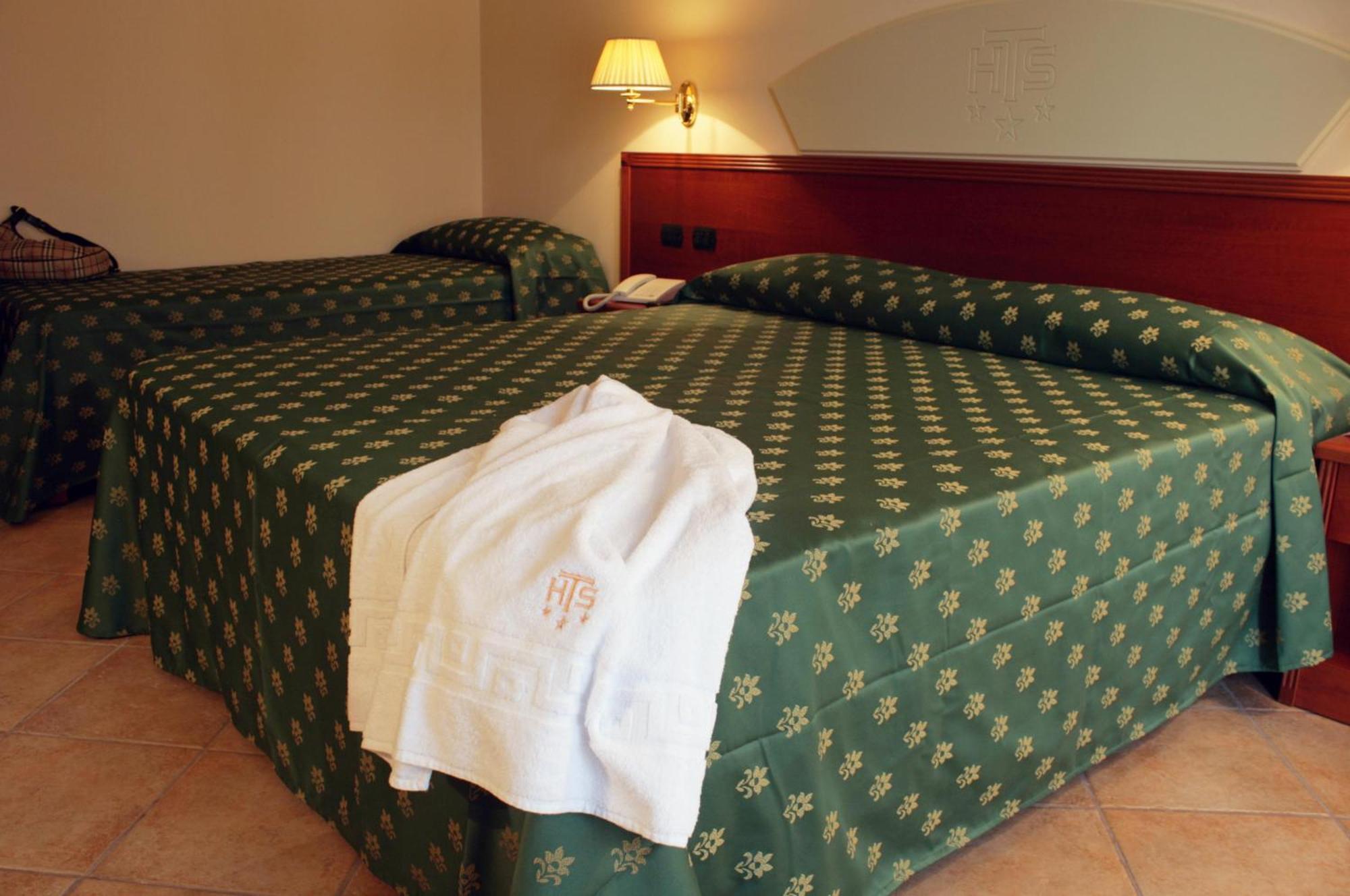 Hotel Tito Serrano' Melito Di Porto Salvo Exterior foto
